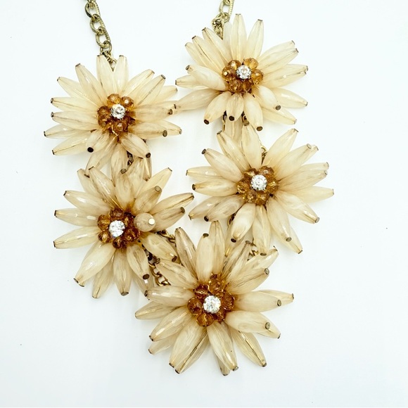 Gold Tone Light Pink Large Flower Statement Necklace - Picture 4 of 9